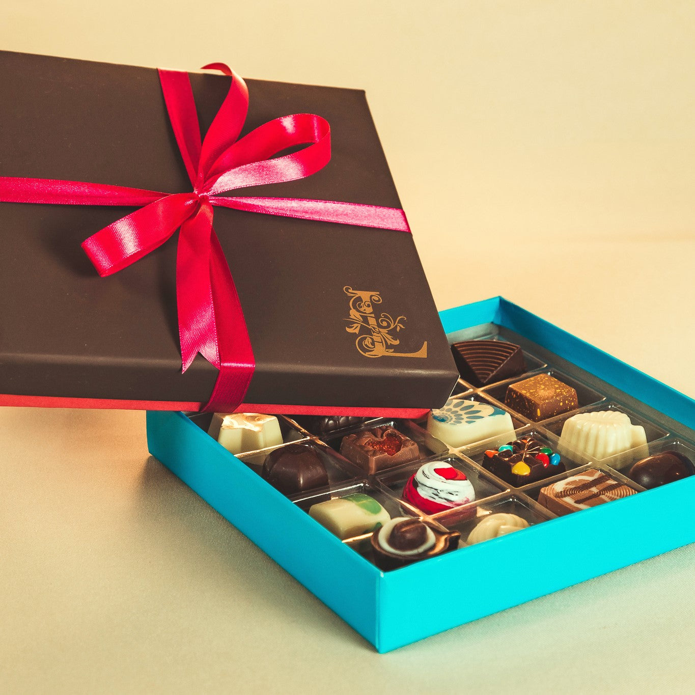 Caja de 16 Chocolates – Chocolatería La Catalana