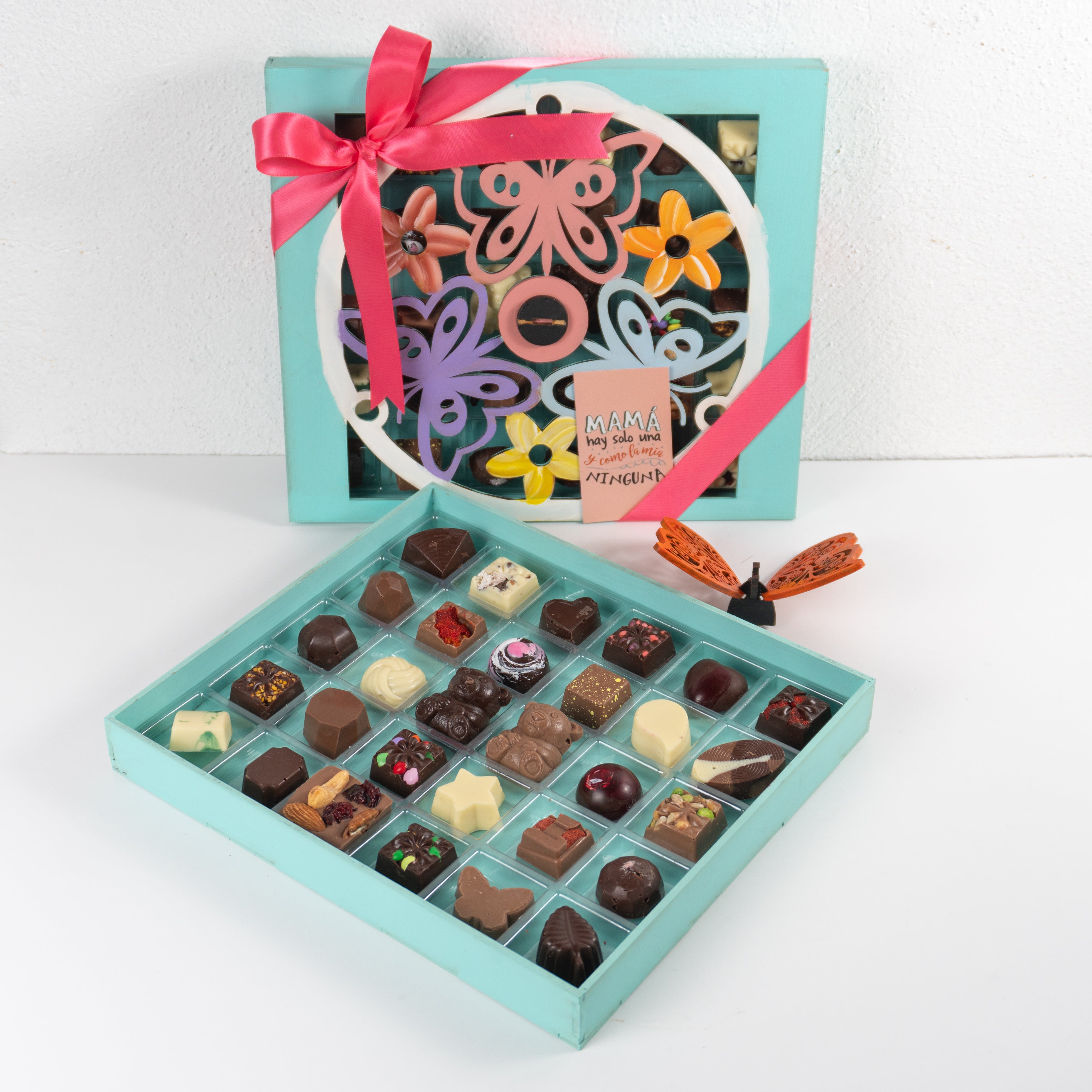 Estuche de Madera de 30 Chocolates para Mamá