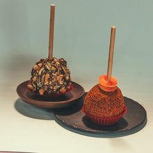 Cargar imagen en el visor de la galería, Manzana cubierta con Chocolate
